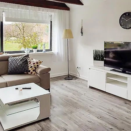 2 Bedroom Lovely In Holiday home